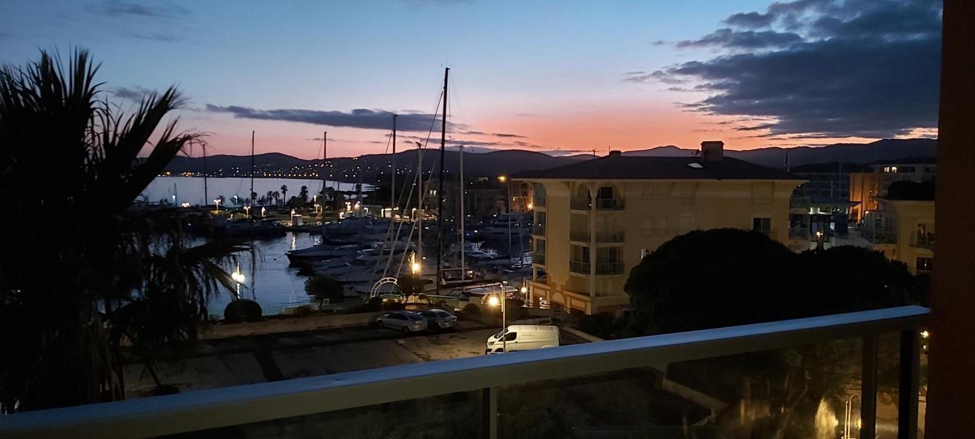 Sublime Vue Mer,parking,wifi Apartment Frejus
